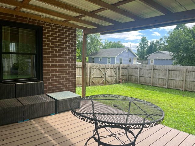 1809 Church Ave, Mena, AR 71953