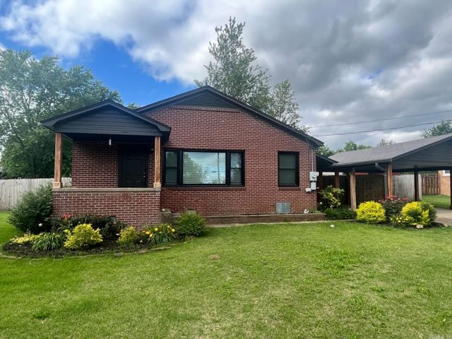 1809 Church Ave, Mena, AR 71953