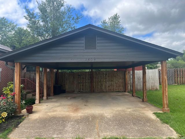 1809 Church Ave, Mena, AR 71953