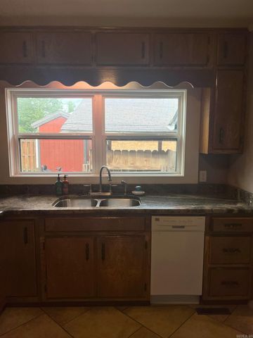 1809 Church Ave, Mena, AR 71953