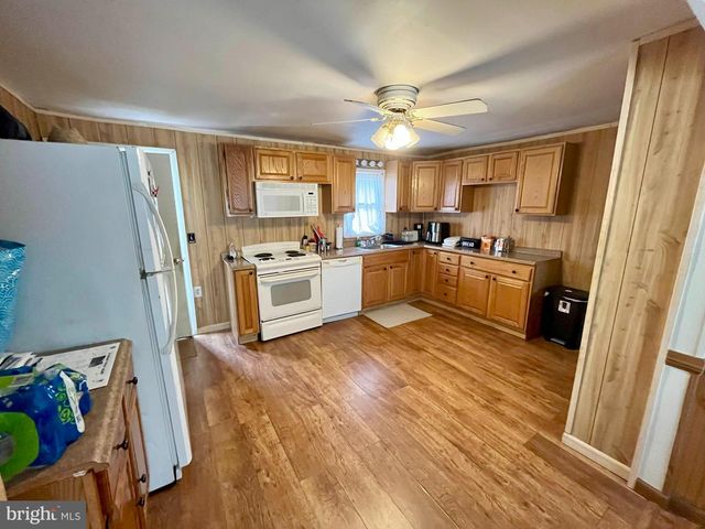 7815 EAST RD, Pasadena, MD 21122