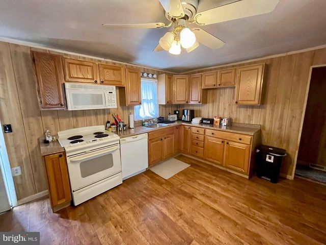 7815 EAST RD, Pasadena, MD 21122