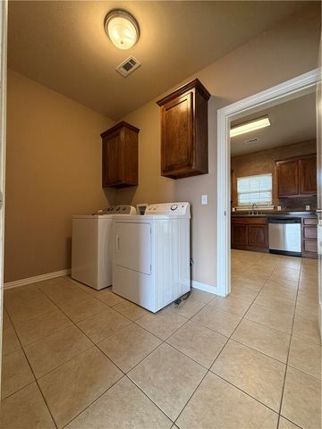 4246 N Zion Valley Drive, Fayetteville, AR 72703