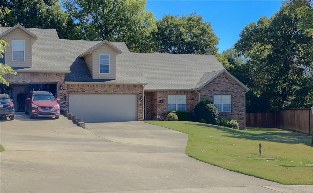 4246 N Zion Valley Drive, Fayetteville, AR 72703