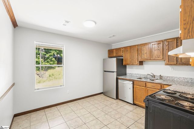 211 Brookside Drive, Duncan, SC 29334