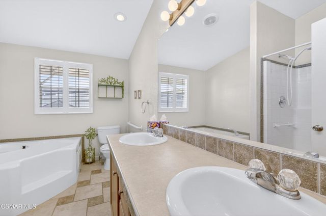 195 Tierra Rejada Road 60, Simi Valley, CA 93065