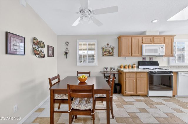 195 Tierra Rejada Road 60, Simi Valley, CA 93065