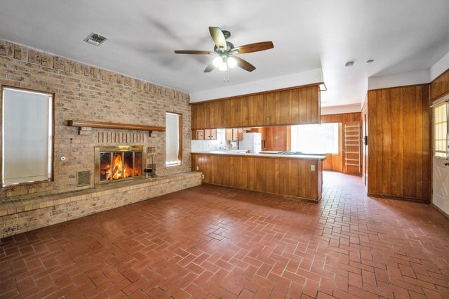 1417 15th Street, Huntsville, TX 77340