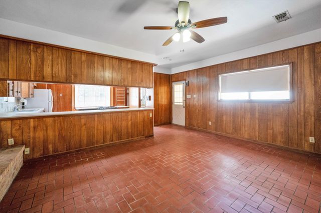 1417 15th Street, Huntsville, TX 77340