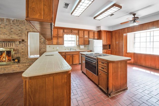 1417 15th Street, Huntsville, TX 77340