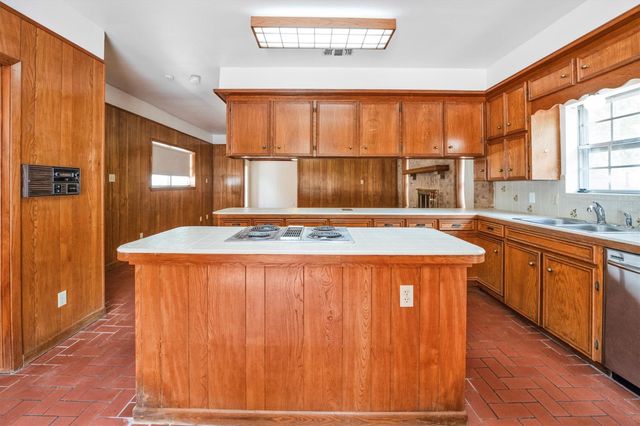 1417 15th Street, Huntsville, TX 77340