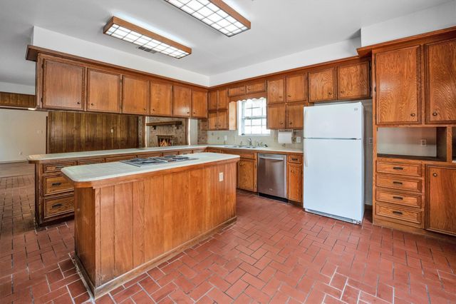 1417 15th Street, Huntsville, TX 77340