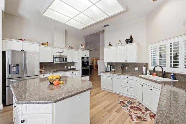 2843 Carolina Avenue, Clovis, CA 93611