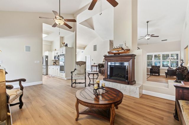 2843 Carolina Avenue, Clovis, CA 93611