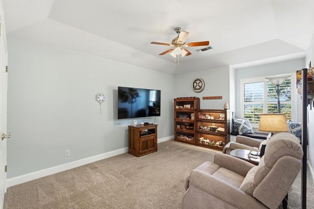 2843 Carolina Avenue, Clovis, CA 93611