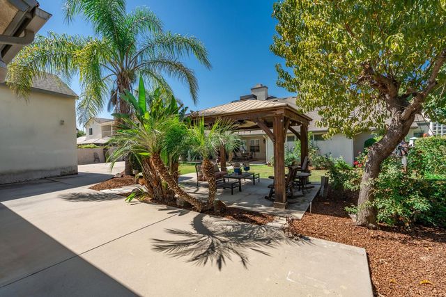 2843 Carolina Avenue, Clovis, CA 93611