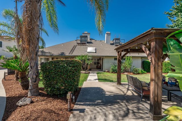 2843 Carolina Avenue, Clovis, CA 93611