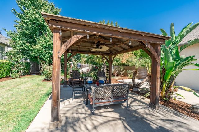 2843 Carolina Avenue, Clovis, CA 93611