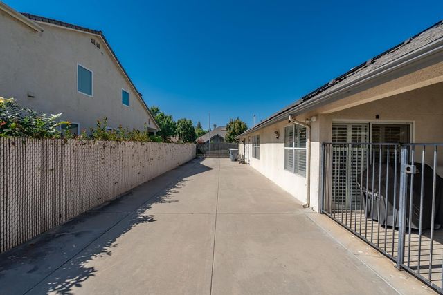 2843 Carolina Avenue, Clovis, CA 93611