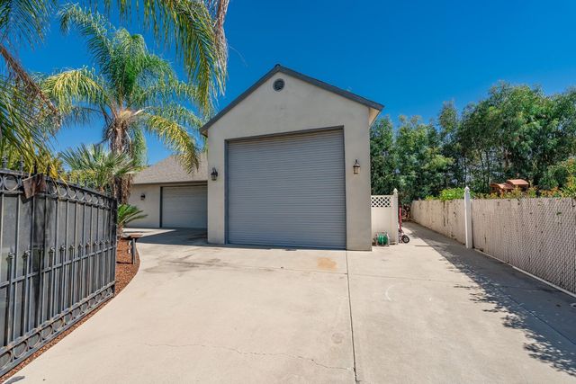 2843 Carolina Avenue, Clovis, CA 93611