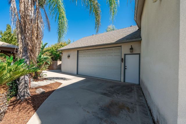 2843 Carolina Avenue, Clovis, CA 93611