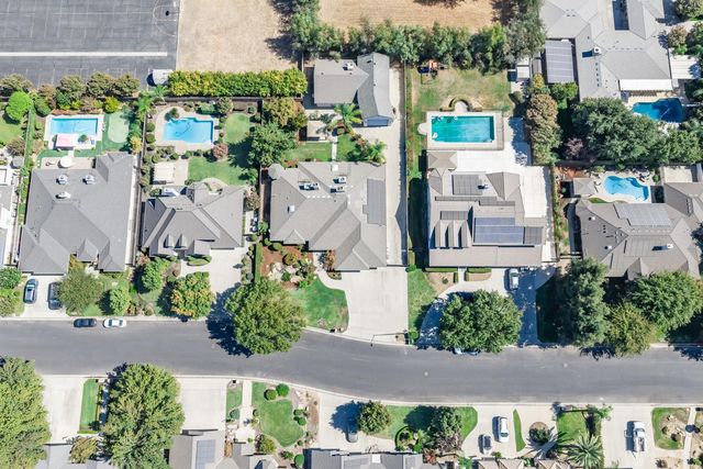 2843 Carolina Avenue, Clovis, CA 93611
