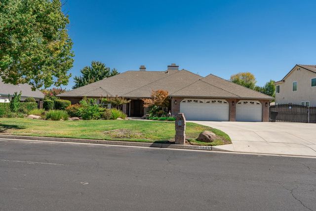 2843 Carolina Avenue, Clovis, CA 93611