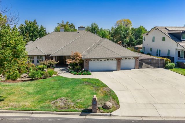 2843 Carolina Avenue, Clovis, CA 93611