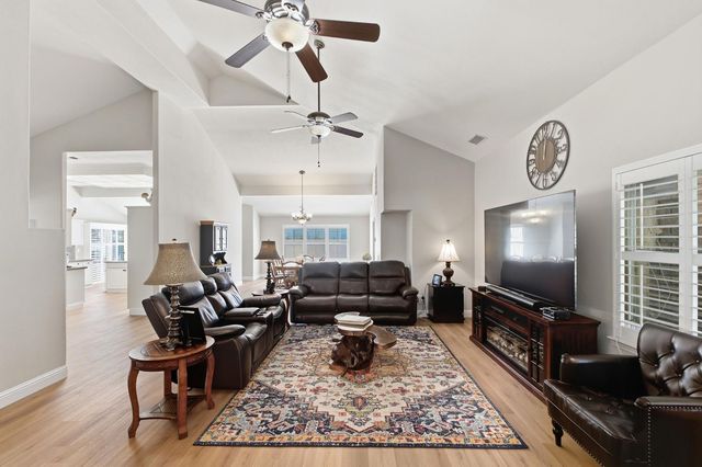 2843 Carolina Avenue, Clovis, CA 93611