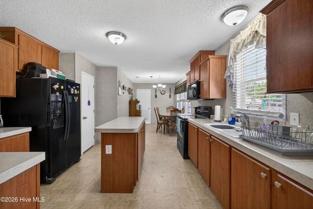 920 Pickett Road NE, Leland, NC 28451