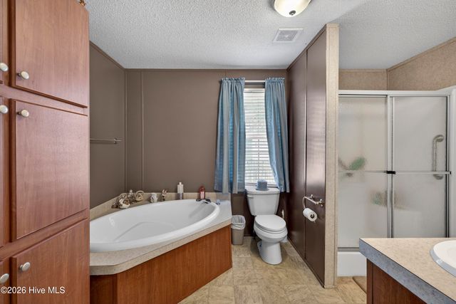 920 Pickett Road NE, Leland, NC 28451