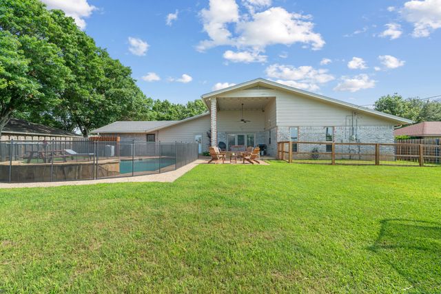 516 Henry Street, Lindsay, TX 76250