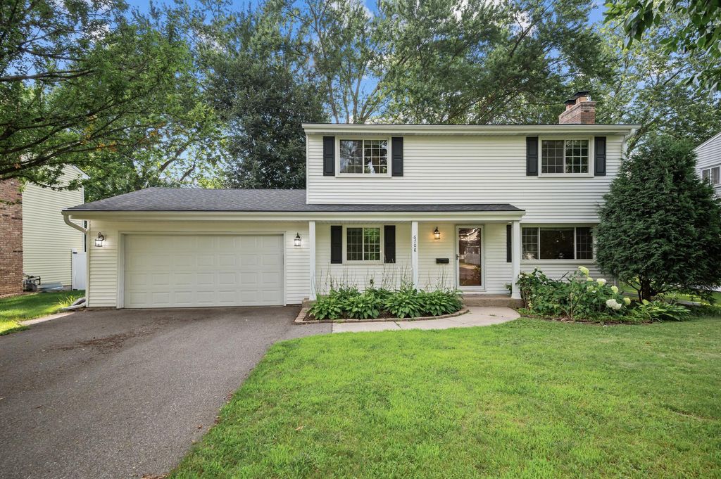 6708 Ridgeview Drive, Edina, MN 55439