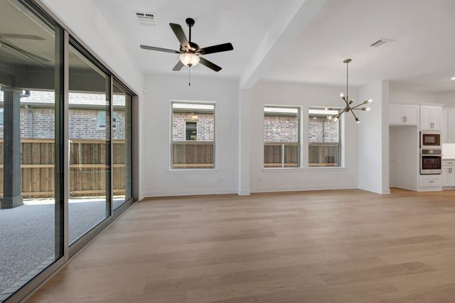 2083 Pine Grove Lane, Arlington, TX 76005