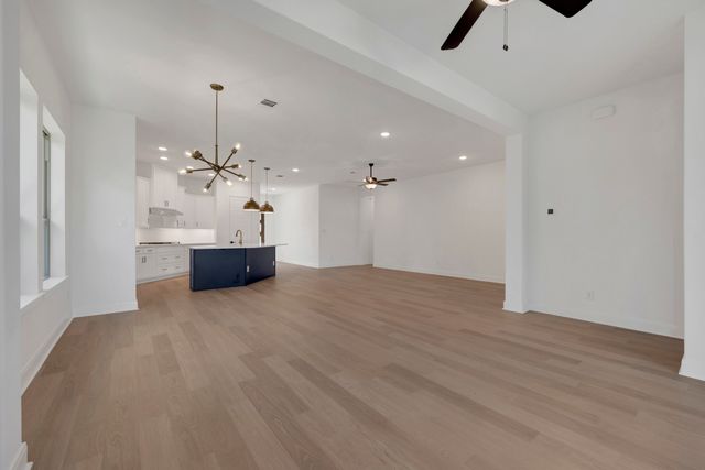 2083 Pine Grove Lane, Arlington, TX 76005