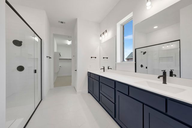 2083 Pine Grove Lane, Arlington, TX 76005