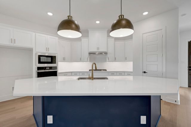 2083 Pine Grove Lane, Arlington, TX 76005