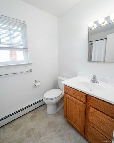 99 Washington Street, East Islip, NY 11730