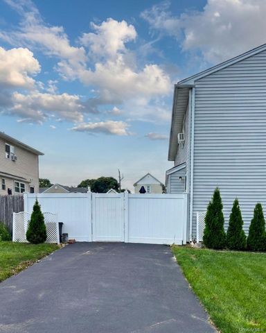 99 Washington Street, East Islip, NY 11730