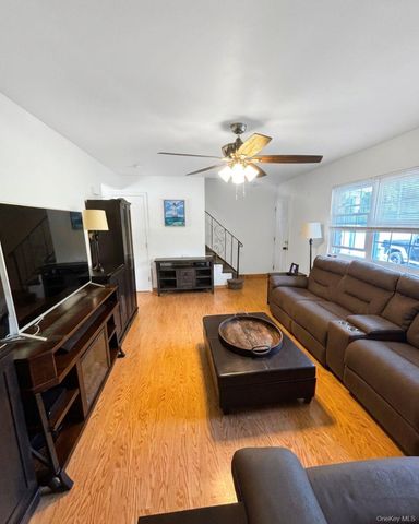 99 Washington Street, East Islip, NY 11730