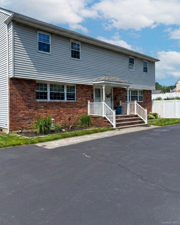99 Washington Street, East Islip, NY 11730
