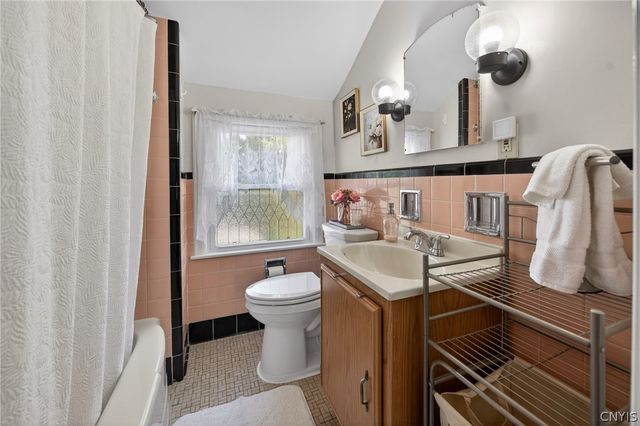 1215 Court St, Syracuse, NY 13208