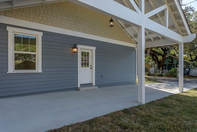 1306 E NORTH BAY STREET, Tampa, FL 33603