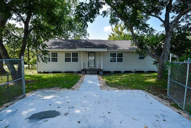 1030 Perkins Drive, Bacliff, TX 77518