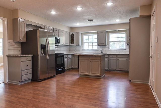 1030 Perkins Drive, Bacliff, TX 77518