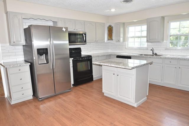 1030 Perkins Drive, Bacliff, TX 77518