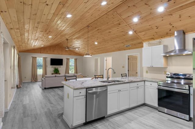2106 Fm 1647, Winnsboro, TX 75494