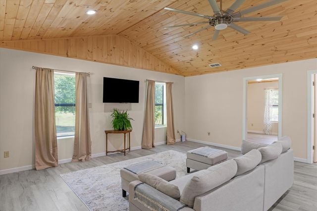 2106 Fm 1647, Winnsboro, TX 75494
