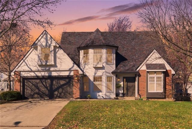 13810 Pembroke Lane, Leawood, KS 66224