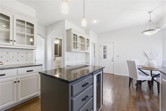 13810 Pembroke Lane, Leawood, KS 66224